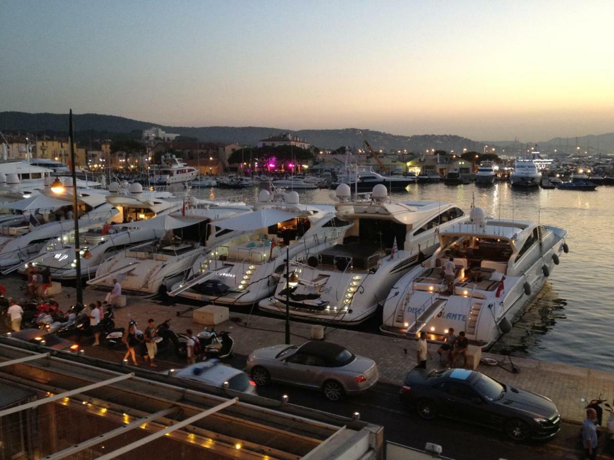 Port De *